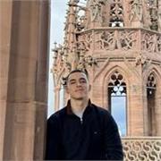 Doy clases de español a extranjeros, hablo tanto inglés como francés en nivel avanzado